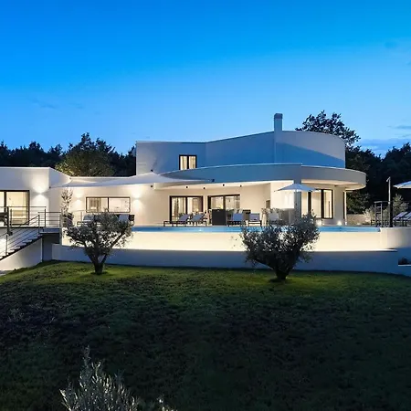 Prázdninový dům Viktor Tireli *