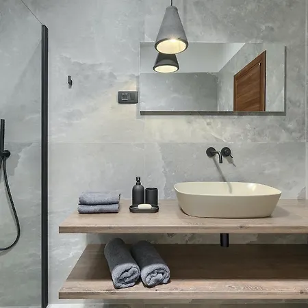 Viktor Tireli Prázdninový dům